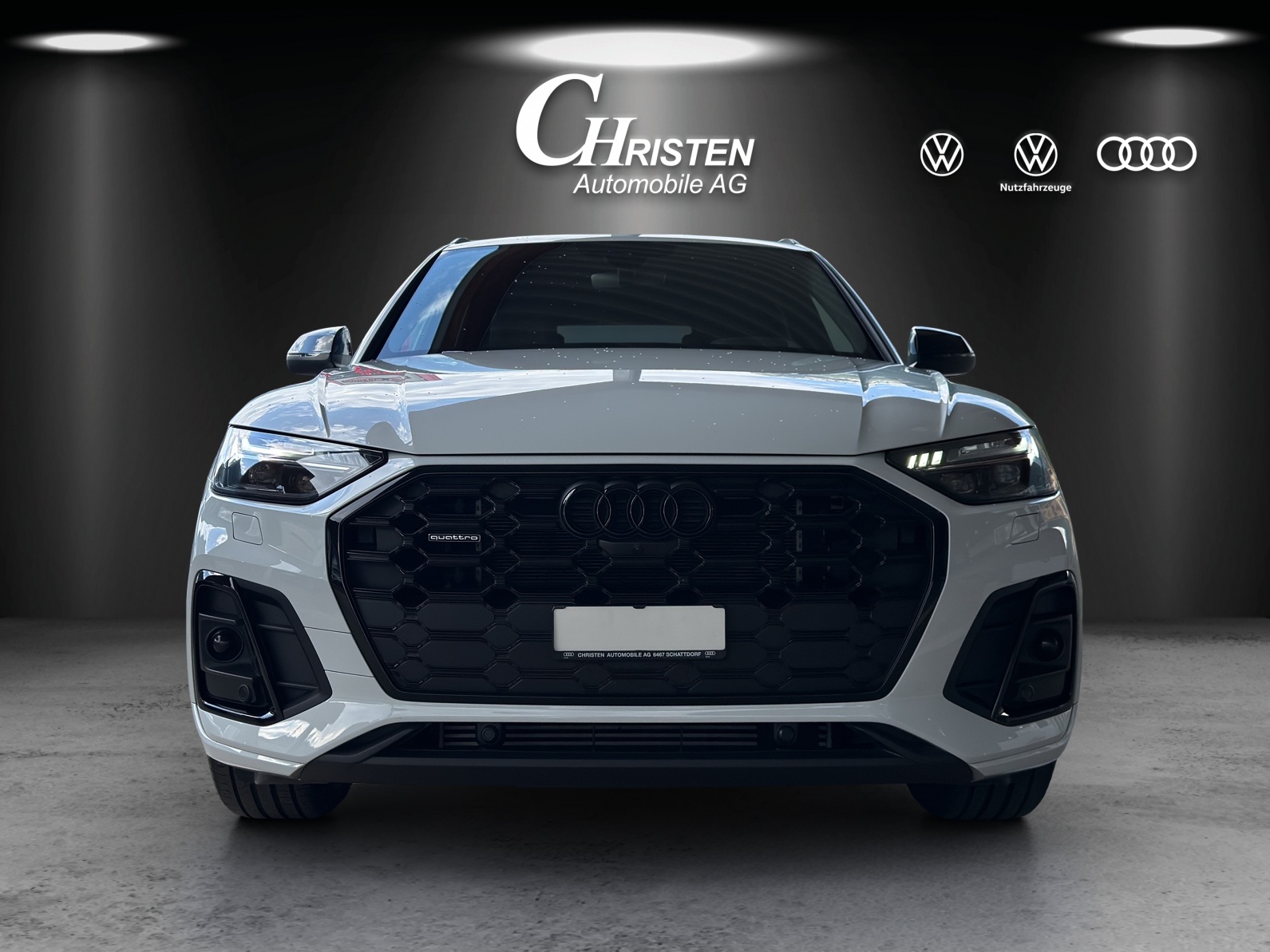 AUDI Q5 50 TFSI e PHEV Black Edition quattro S-tronic-image-2