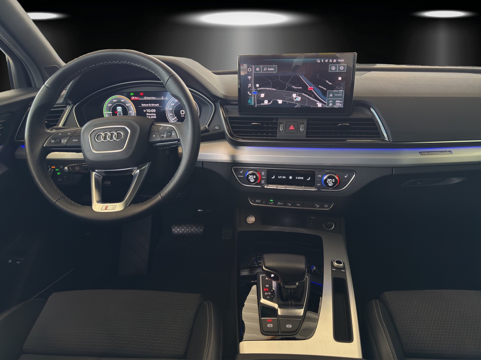 AUDI Q5 50 TFSI e PHEV Black Edition quattro S-tronic-image-10