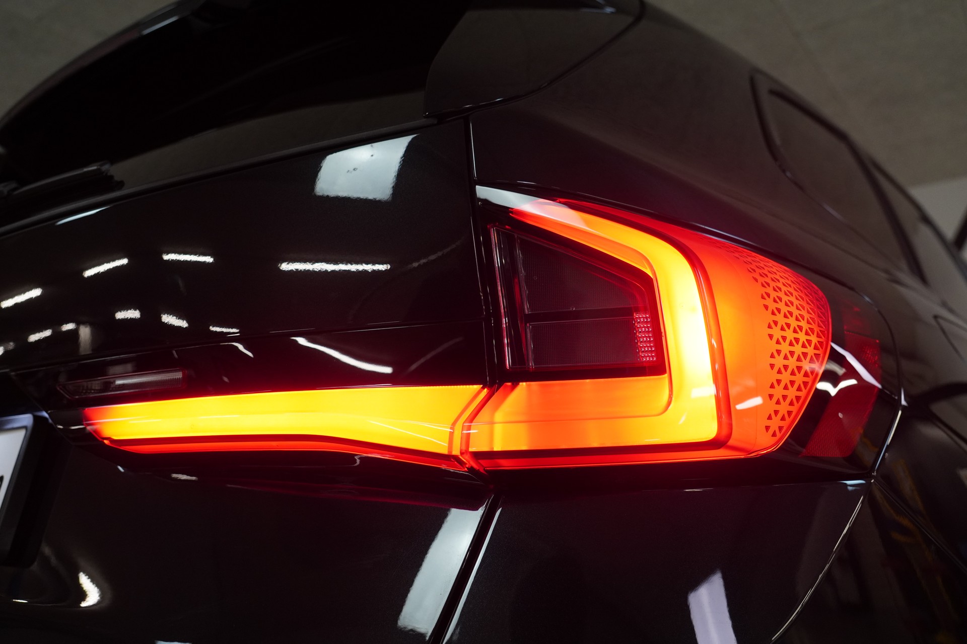 BMW X1 xDrive 23d 48V xLine-image-15