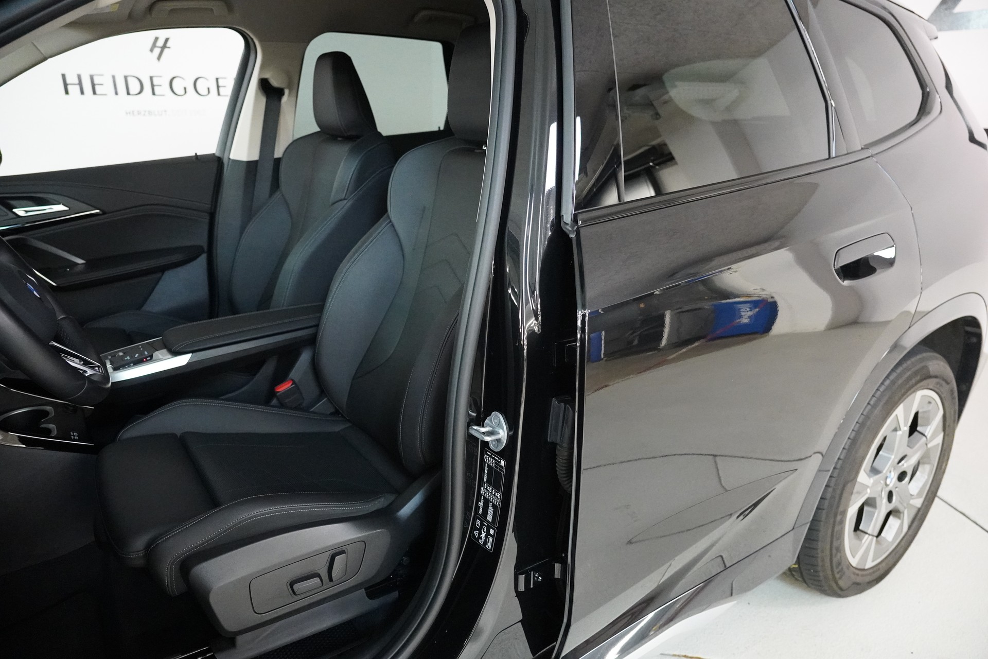 BMW X1 xDrive 23d 48V xLine-image-11