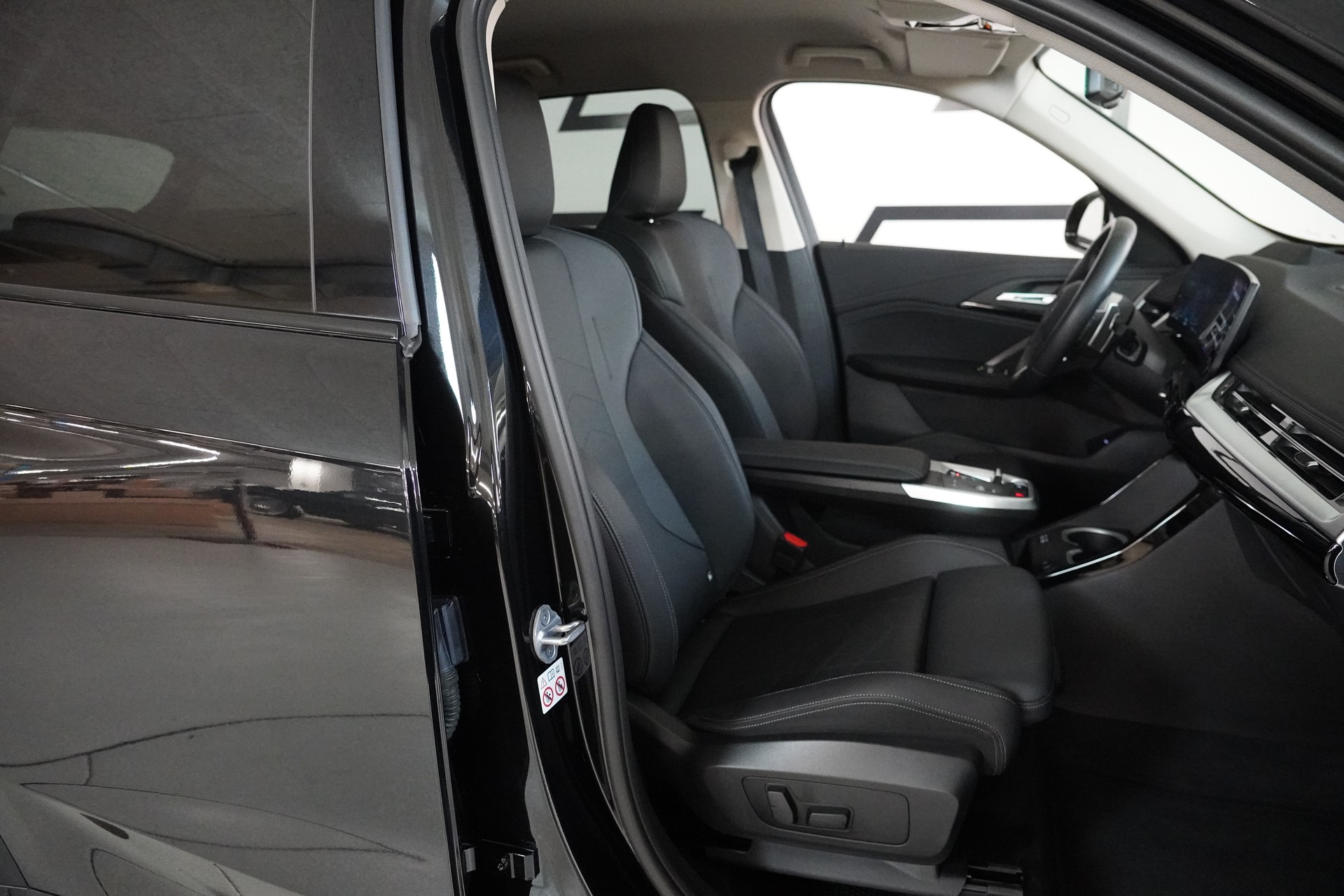 BMW X1 xDrive 23d 48V xLine-image-14