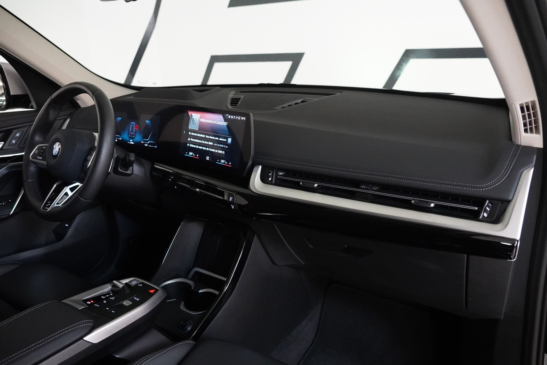 BMW X1 xDrive 23d 48V xLine-image-16