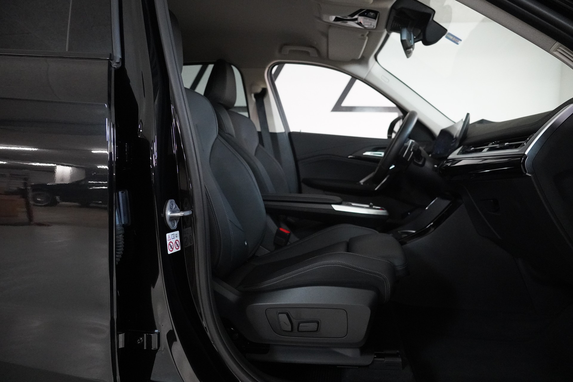 BMW X1 xDrive 23d 48V xLine-image-13