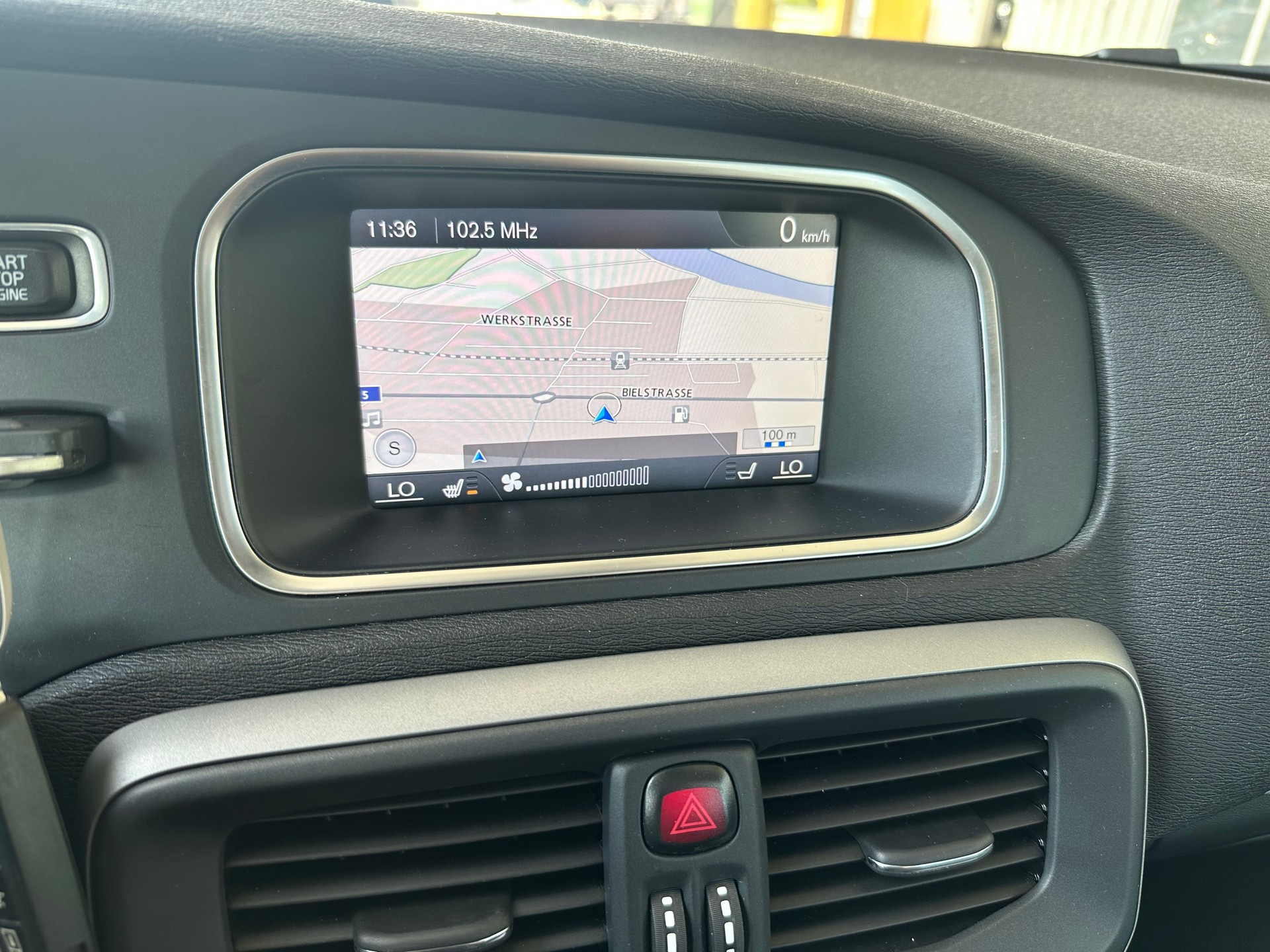 VOLVO V40 Cross Country T4 1.6 Summum Powershift-image-5