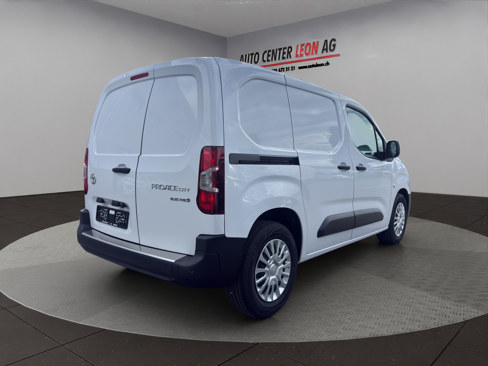 TOYOTA Proace City Van EV 50 kWh Comfort L1-image-5