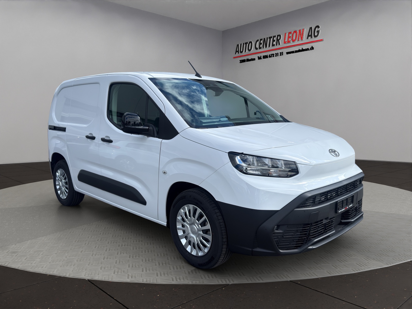 TOYOTA Proace City Van EV 50 kWh Comfort L1-image-7