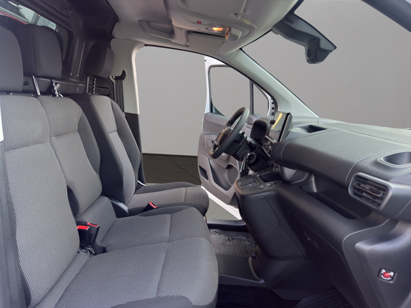 TOYOTA Proace City Van EV 50 kWh Comfort L1-image-19