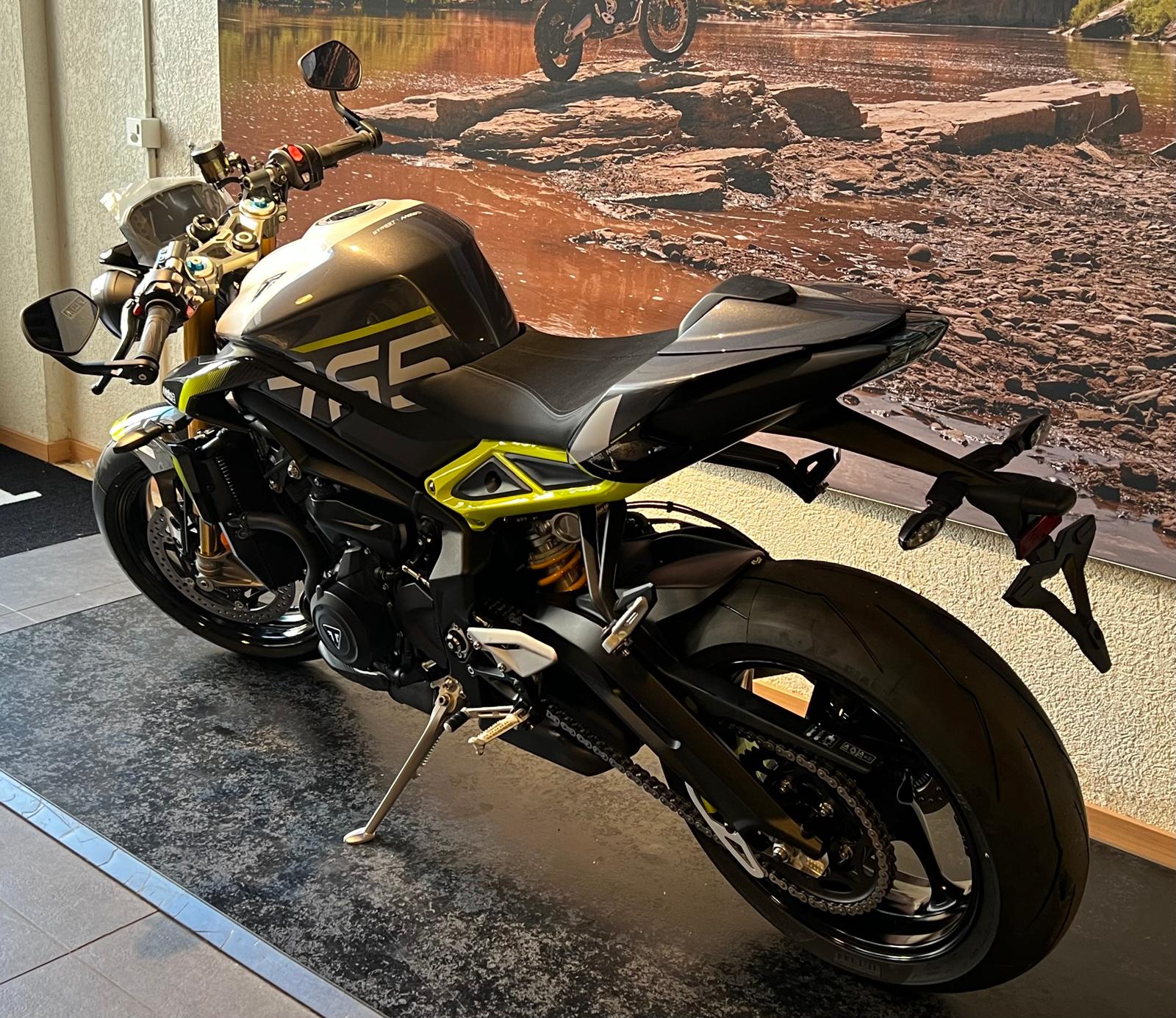 TRIUMPH Street Triple 765 Moto2-image-4
