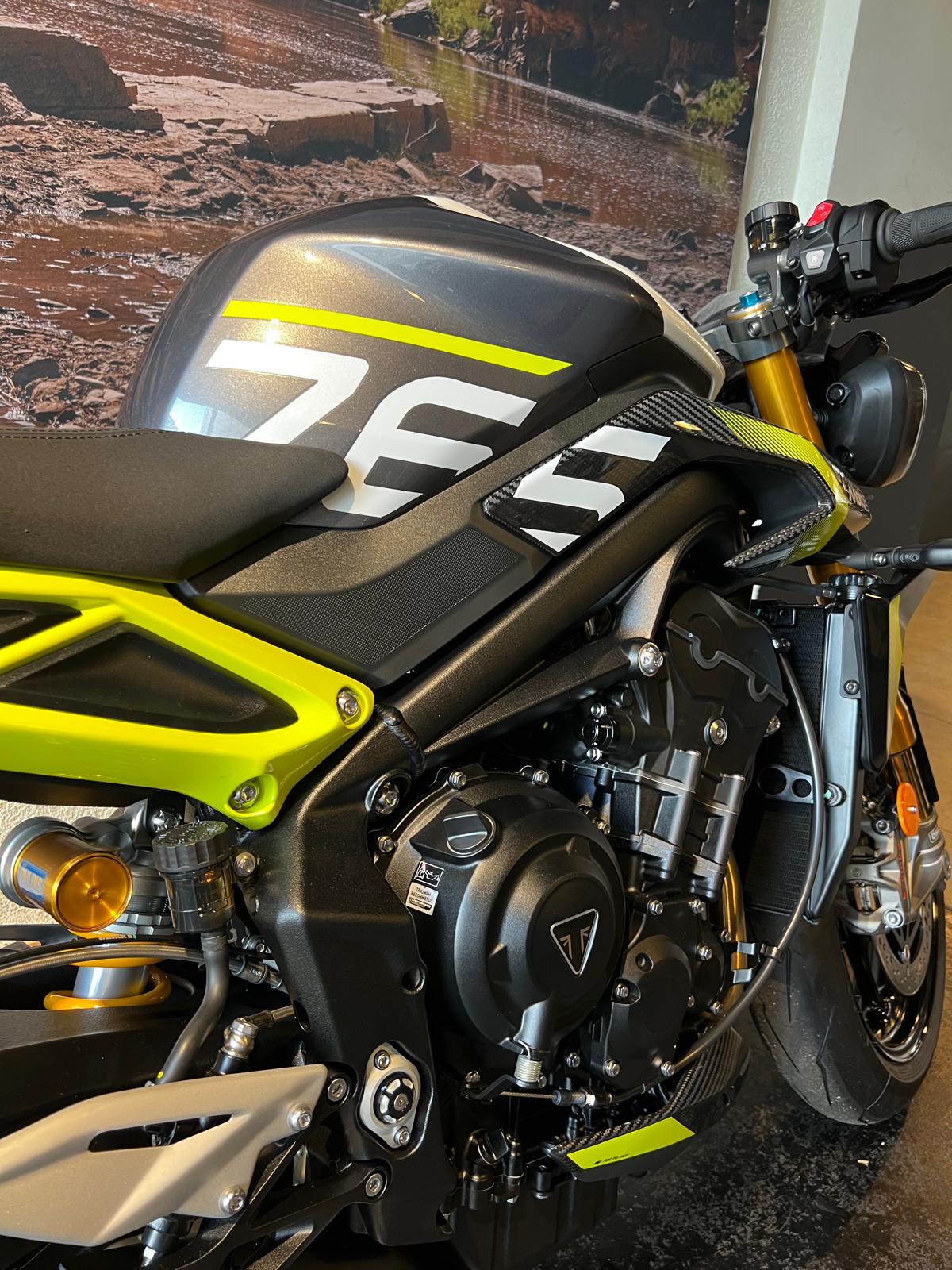 TRIUMPH Street Triple 765 Moto2-image-6