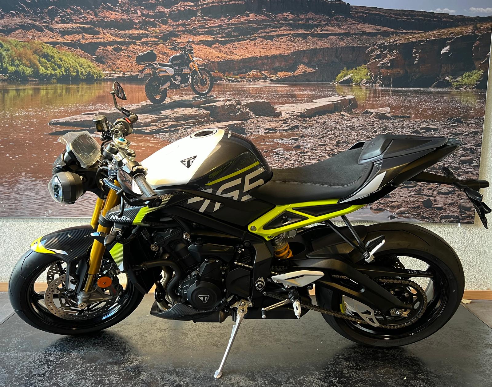 TRIUMPH Street Triple 765 Moto2-image-3