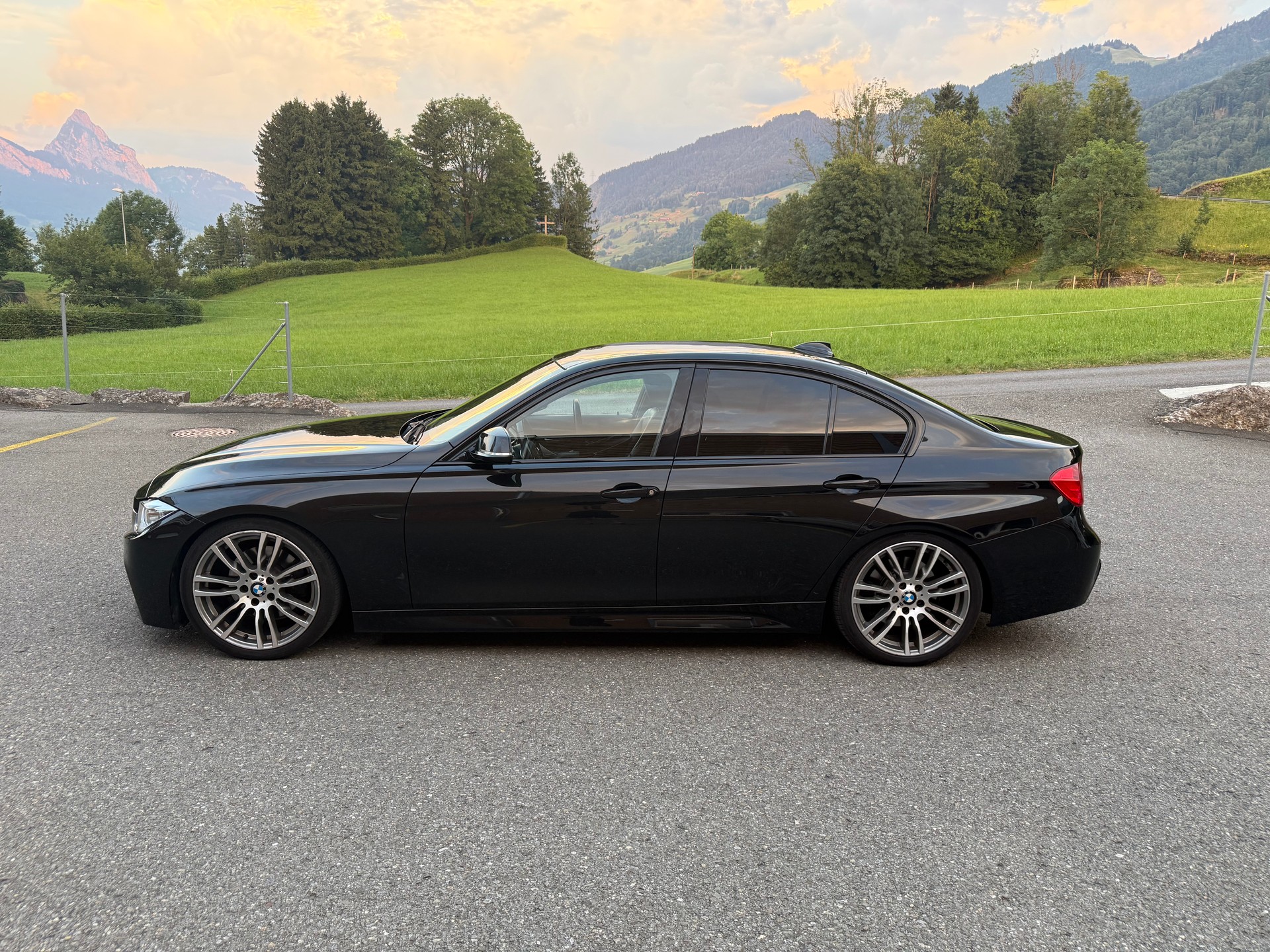 BMW 330d Sport Line Steptronic-showroom-element-1