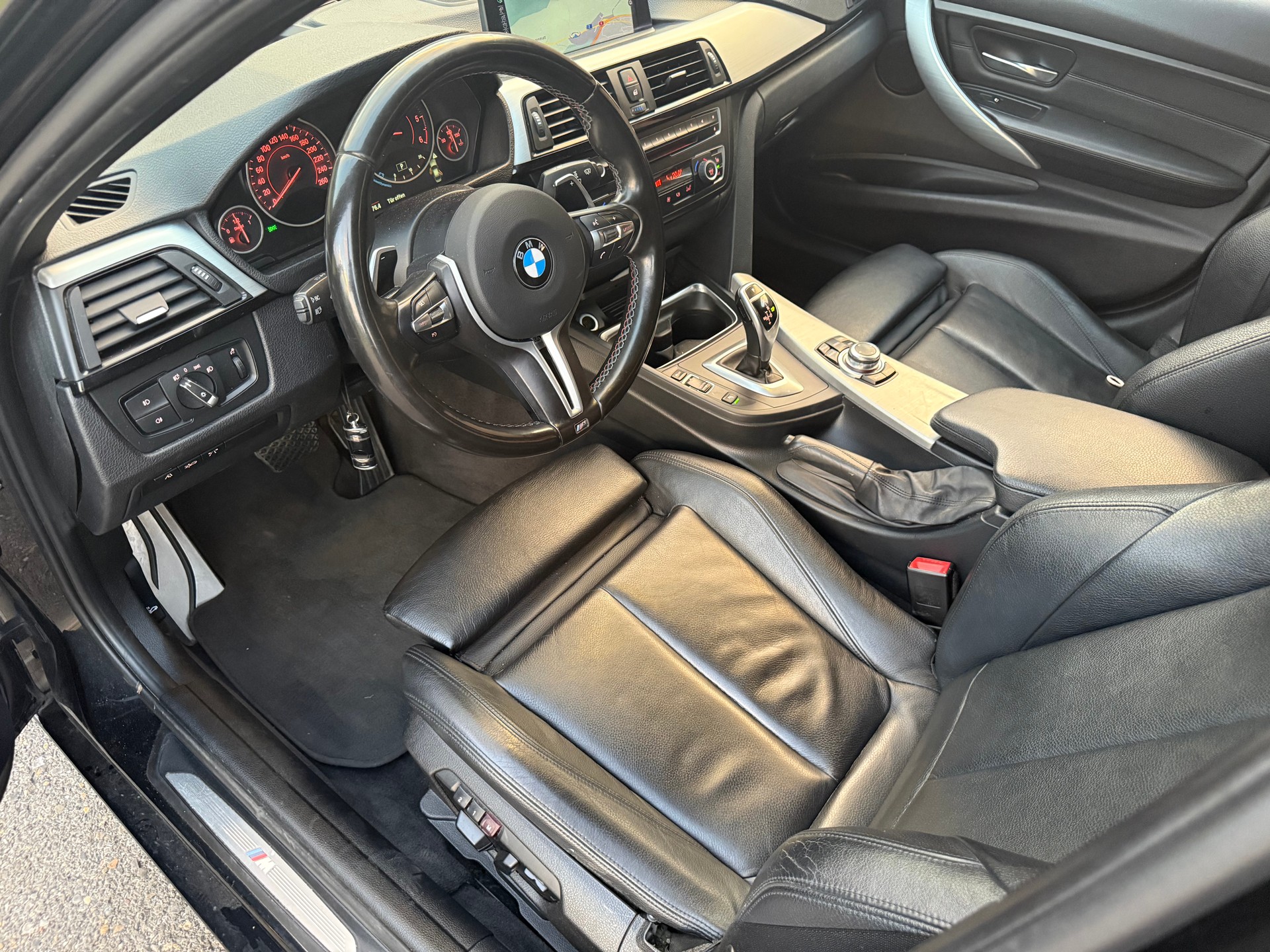 BMW 330d Sport Line Steptronic-image-9