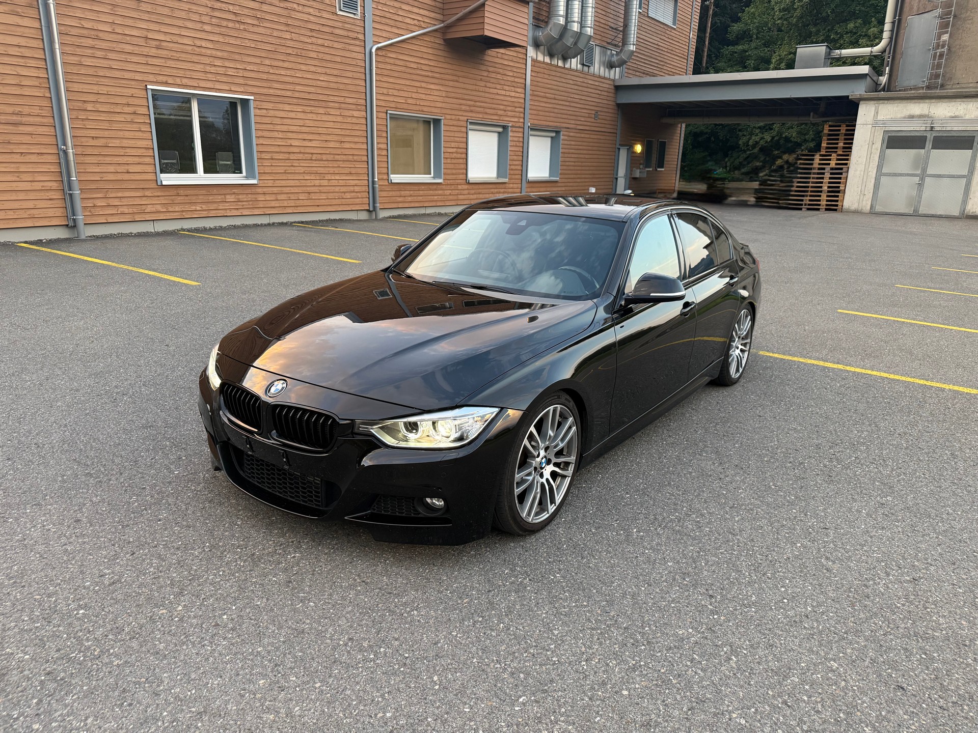 BMW 330d Sport Line Steptronic-image-6