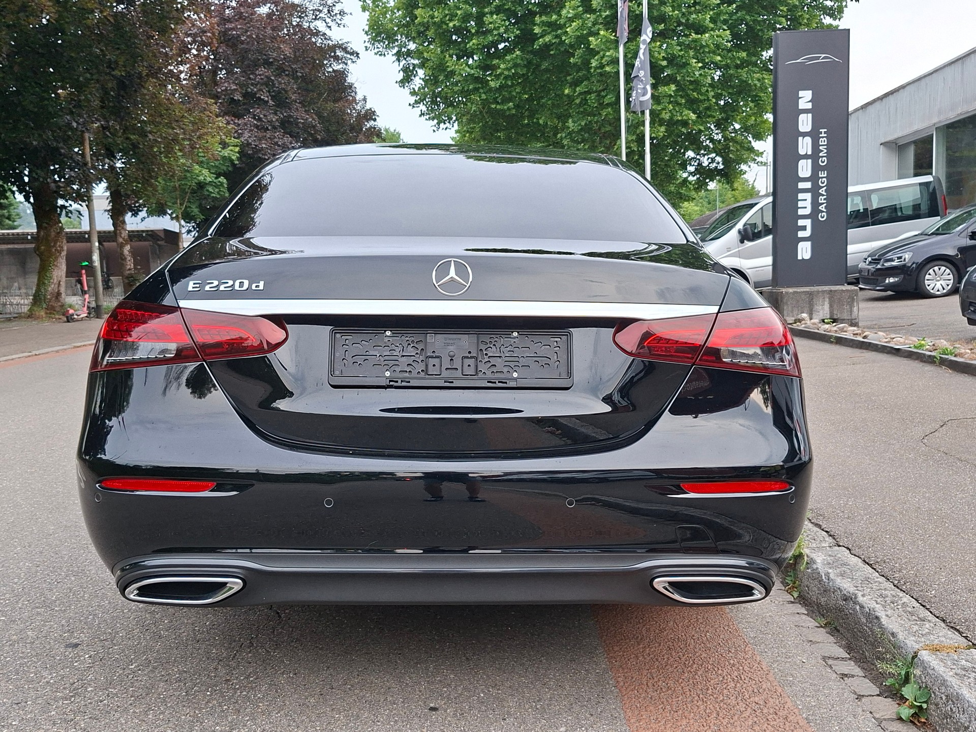 MERCEDES-BENZ E 220 d Avantgarde 9G-Tronic-showroom-element-3