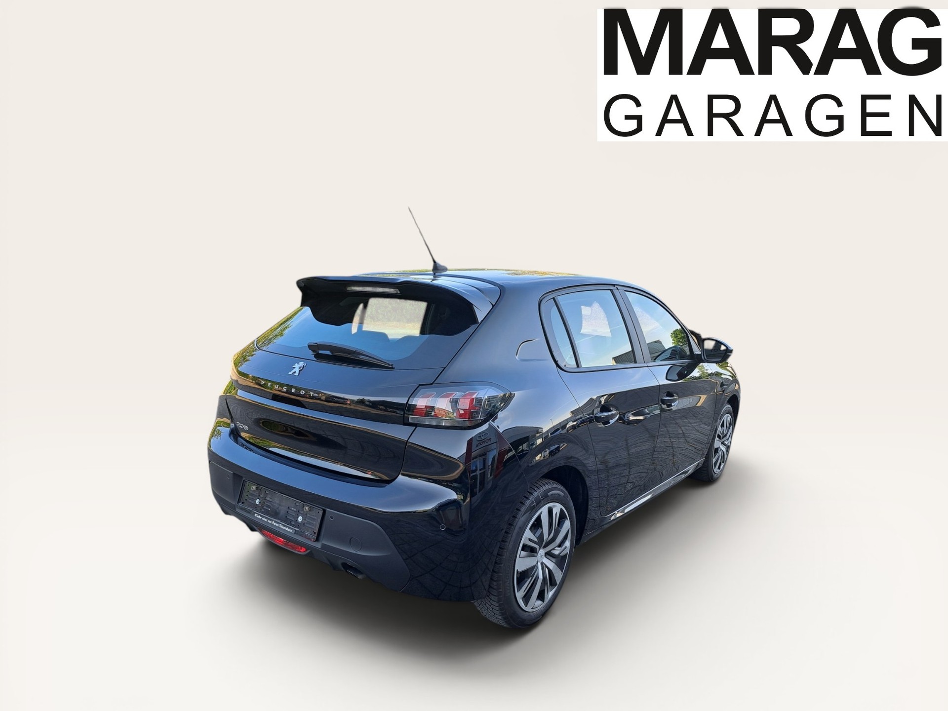 PEUGEOT 208 1.2 PureTech Active Pack EAT8-image-6