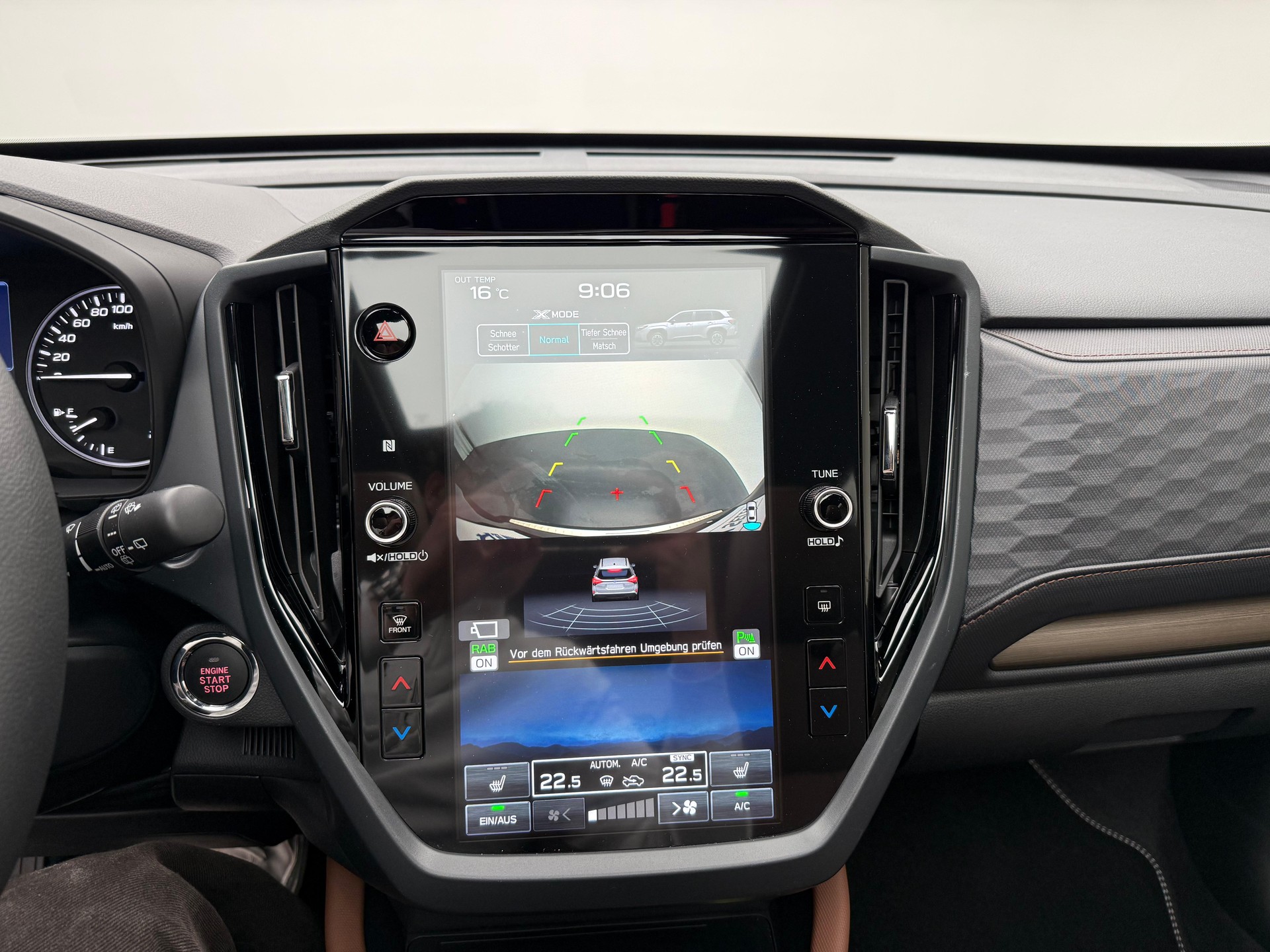 SUBARU Forester Station 2.0i e-Boxer Luxury-image-11