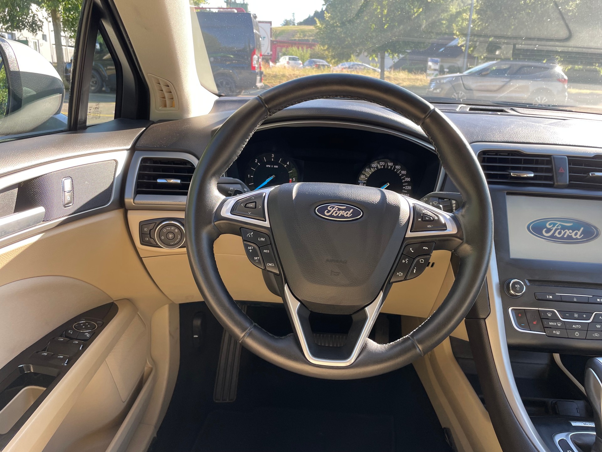 FORD Mondeo 2.0 TDCi Titanium PowerShift-image-9