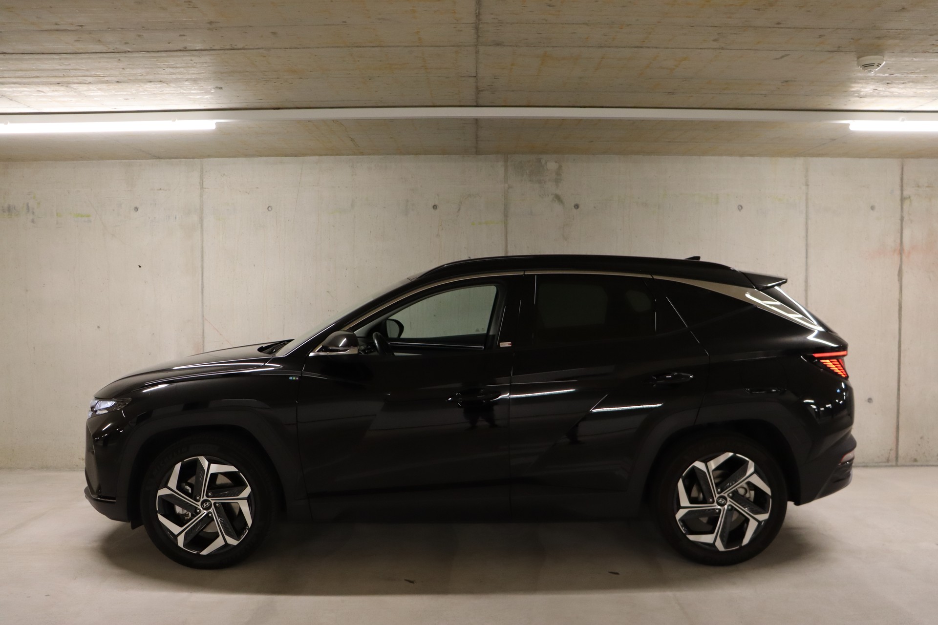 HYUNDAI Tucson 1.6 TGDI PHEV VERTEX 4WD ** FAHRASSISTENZ-PAKET ** 360-GRAD PARKPAKET ** PANO-DACH **-image-6