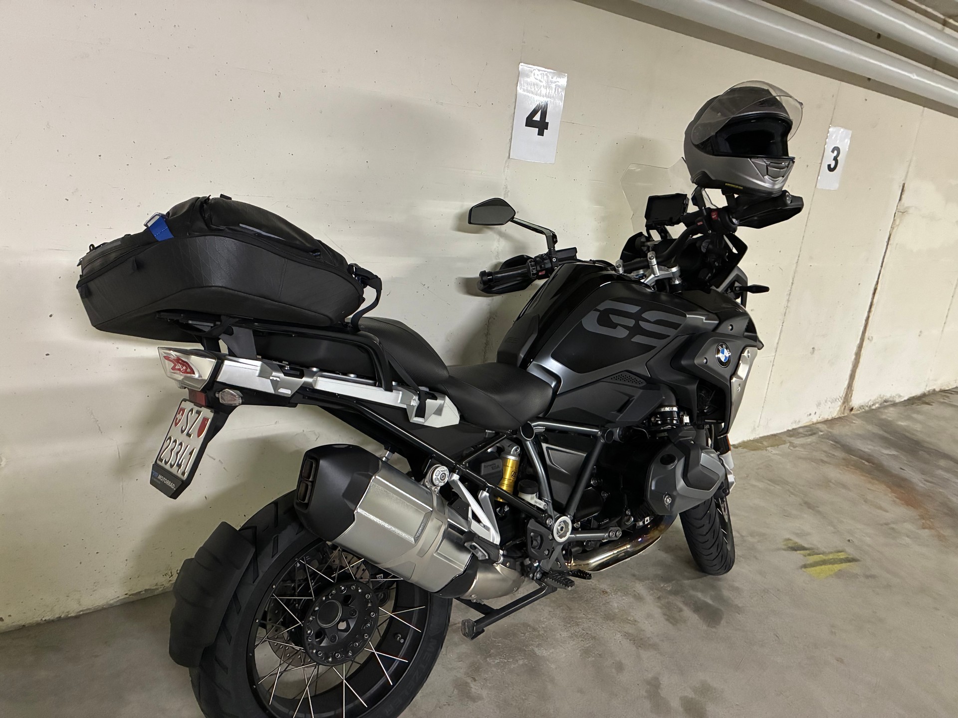 BMW R 1250 GS-image-1