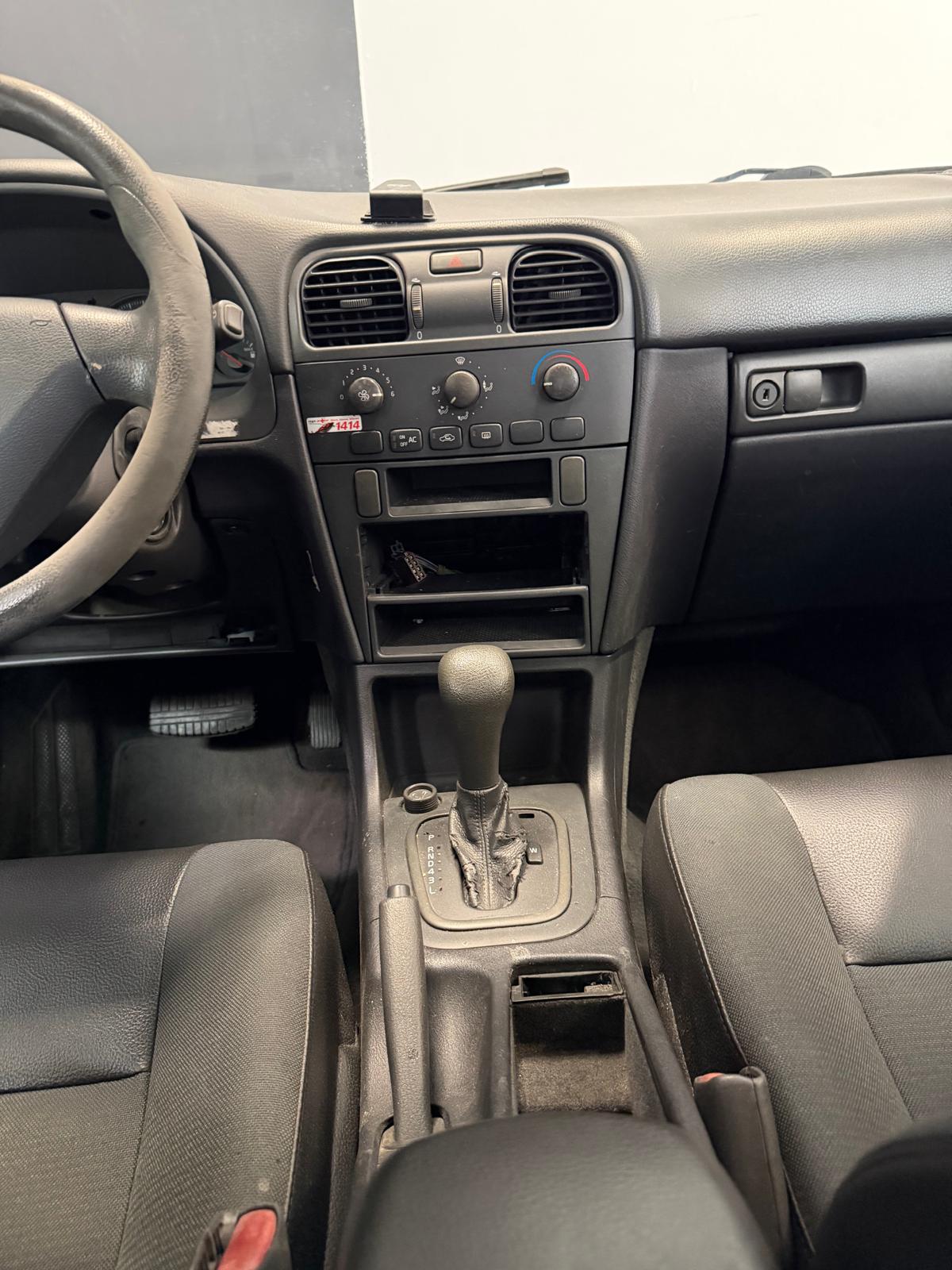 VOLVO V40 2.0 Elegance Edition ***CH-Fahrzeug***-image-9