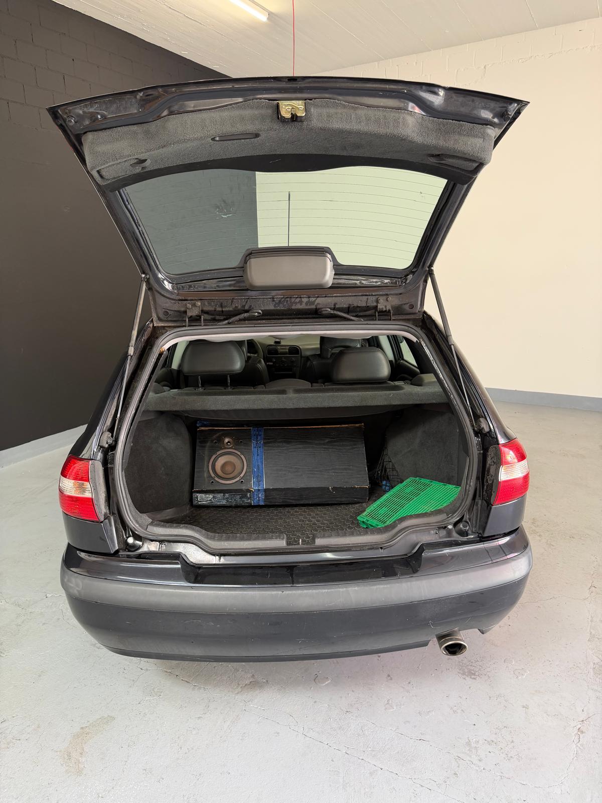 VOLVO V40 2.0 Elegance Edition ***CH-Fahrzeug***-image-5