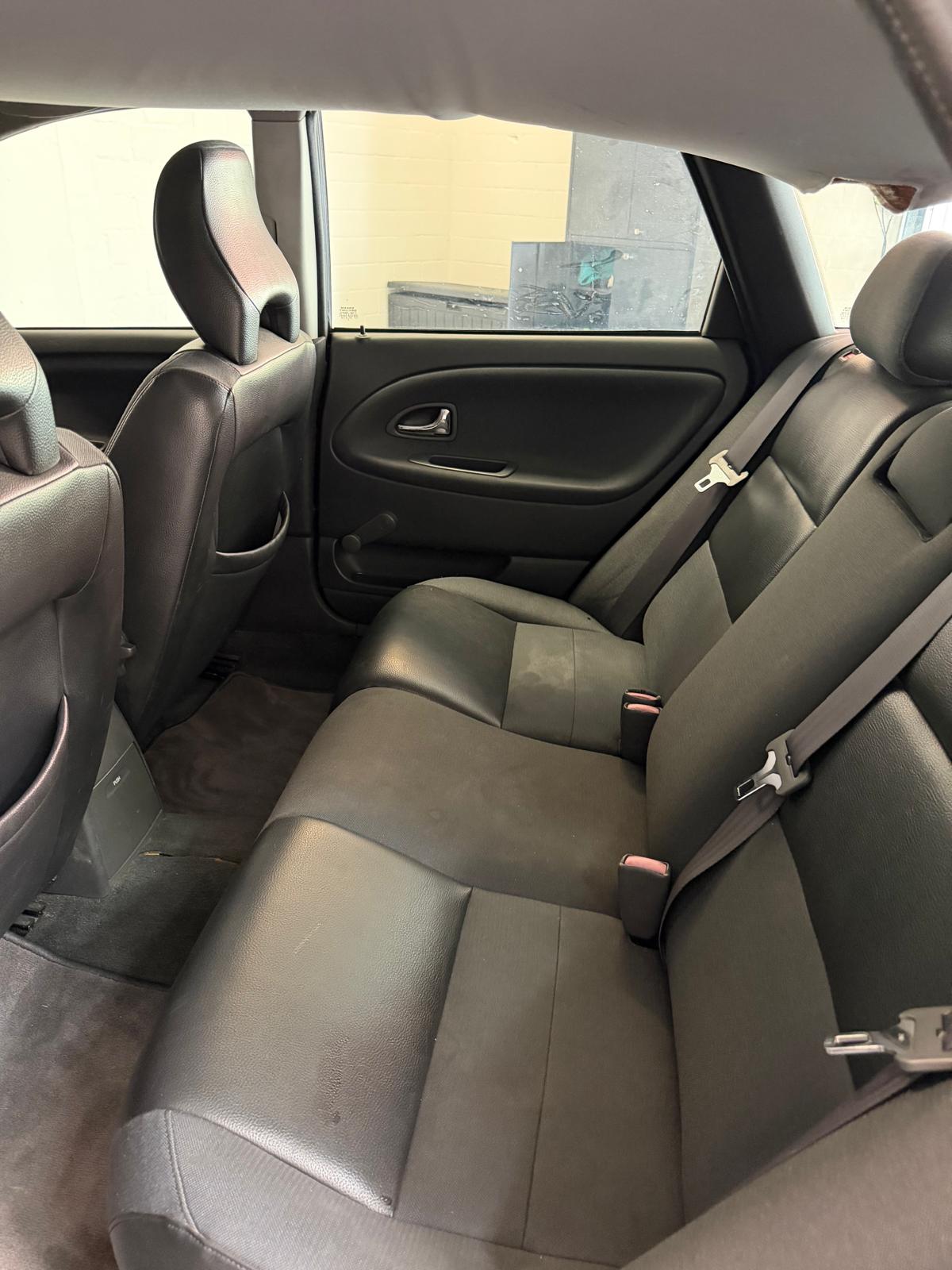 VOLVO V40 2.0 Elegance Edition ***CH-Fahrzeug***-image-12