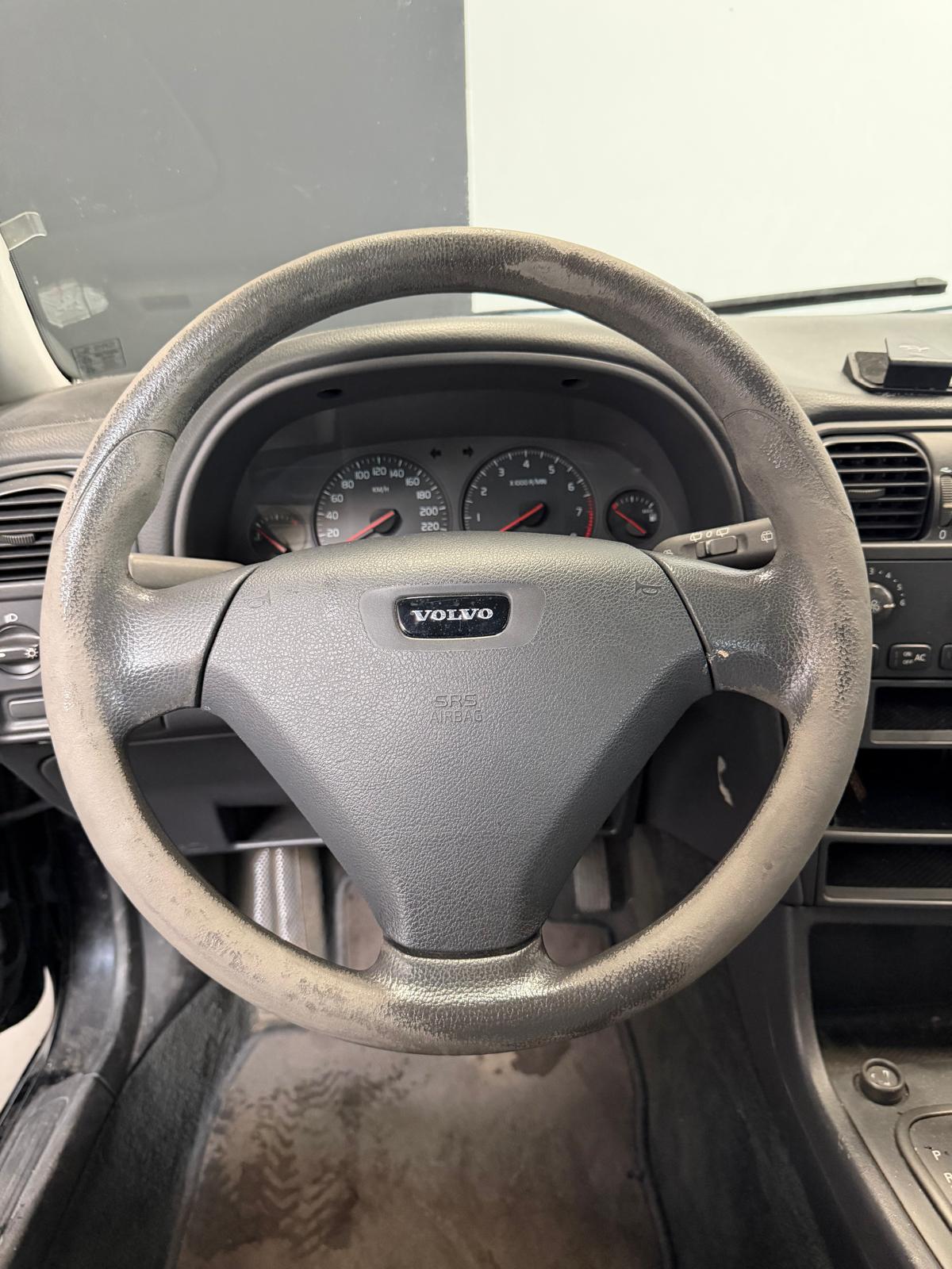 VOLVO V40 2.0 Elegance Edition ***CH-Fahrzeug***-image-8