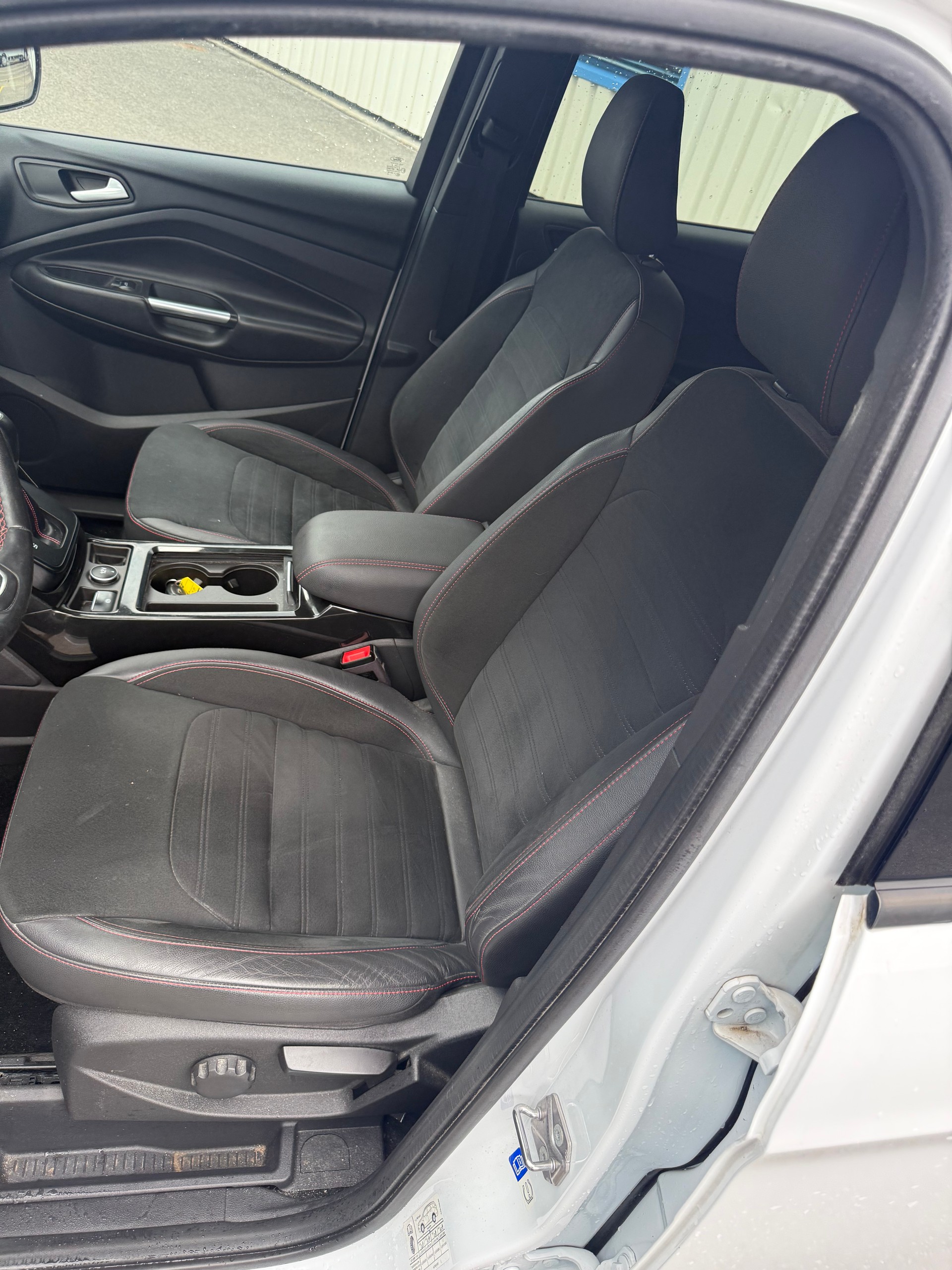FORD Kuga 2.0 TDCi ST Line High 4WD PowerShift-image-7