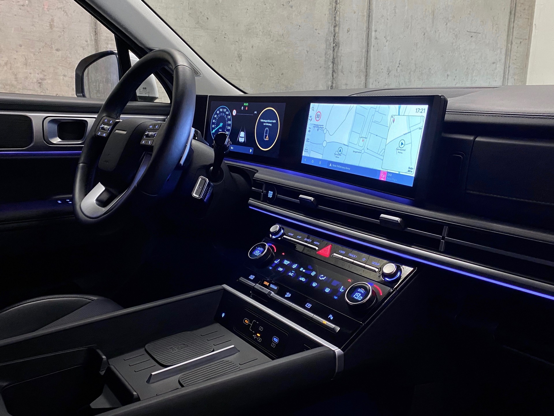 HYUNDAI Santa Fe*1.6*T-GDi*VollHybrid*Swiss*Vertex*4WD*Automatic*-image-8