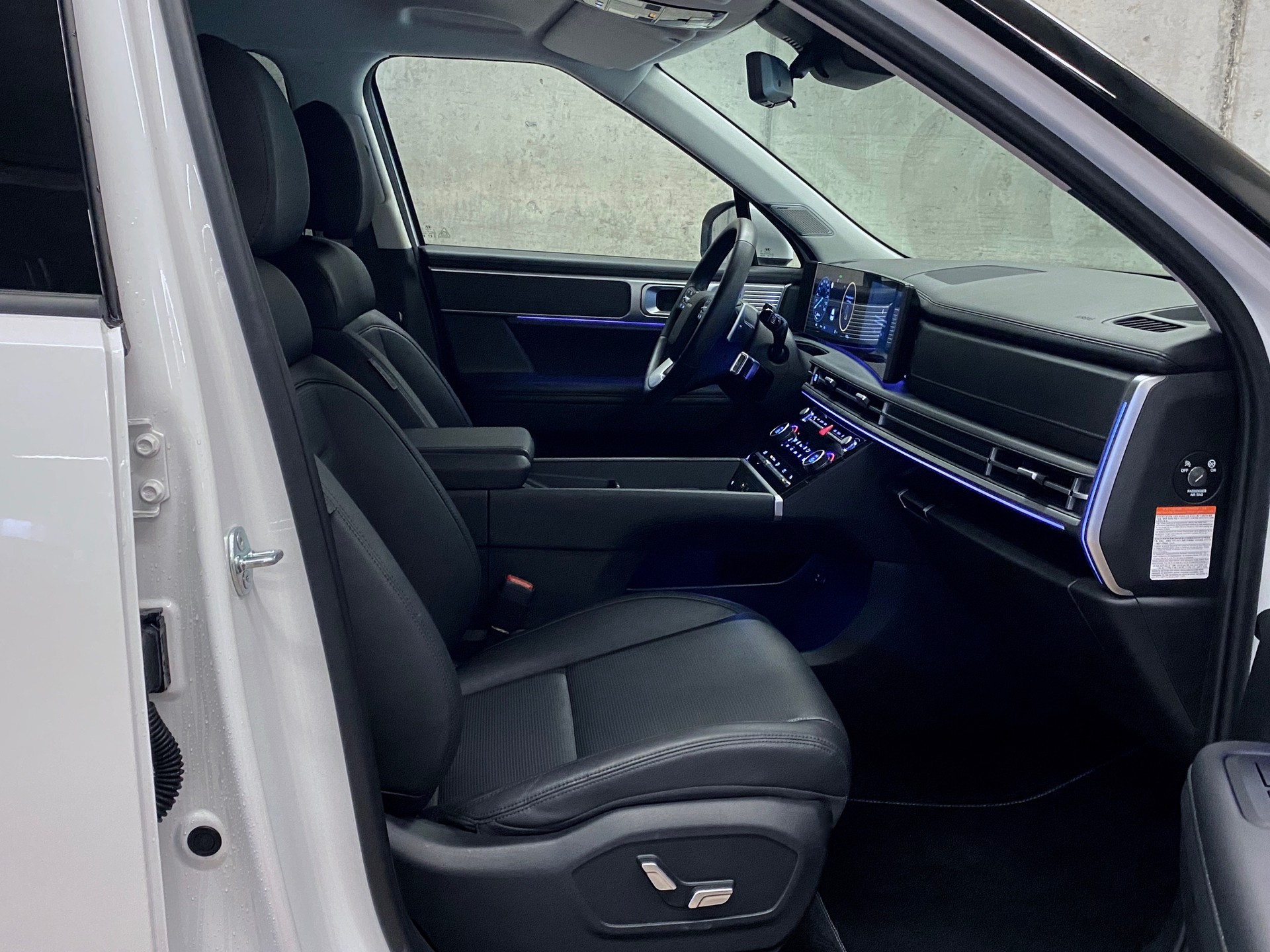 HYUNDAI Santa Fe*1.6*T-GDi*VollHybrid*Swiss*Vertex*4WD*Automatic*-showroom-element-3