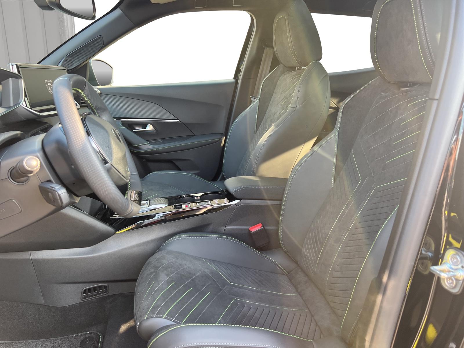 PEUGEOT 2008 1.2 Hybrid 145 GT Exclusive-image-7