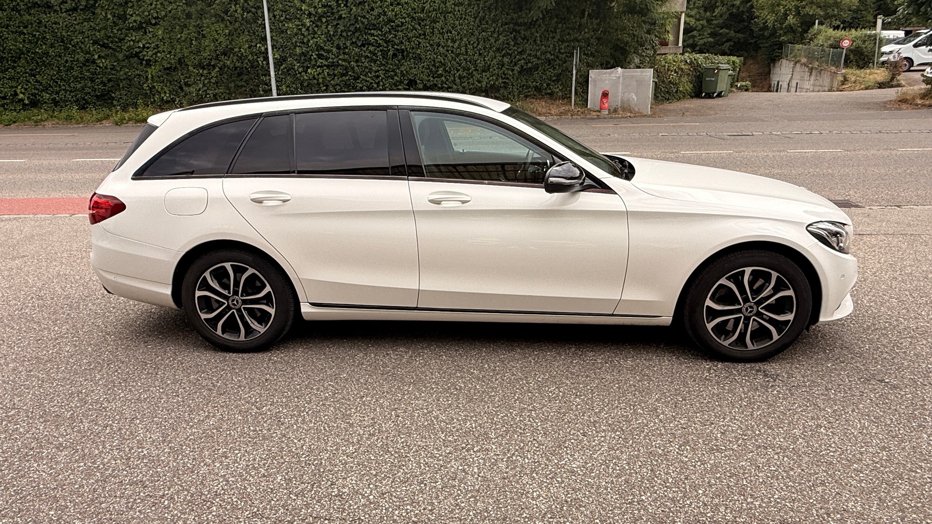 MERCEDES-BENZ C 250 d Swiss Star Exclusive 4Matic 9G-Tronic-showroom-element-3