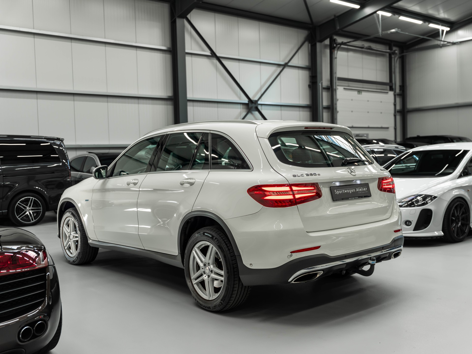 MERCEDES-BENZ GLC 350 e AMG Line 4Matic 7G-Tronic-showroom-element-1