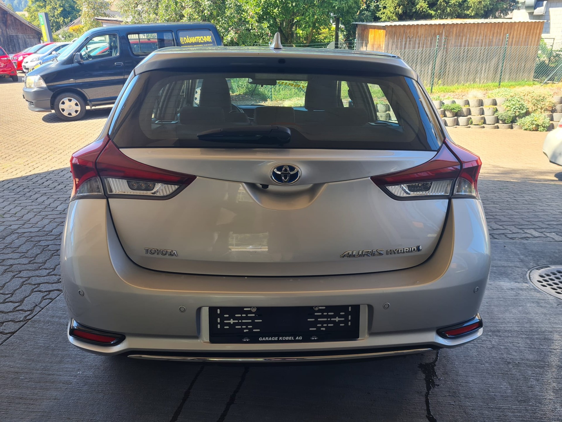 TOYOTA Auris 1.8 HSD Trend e-CVT-showroom-element-3