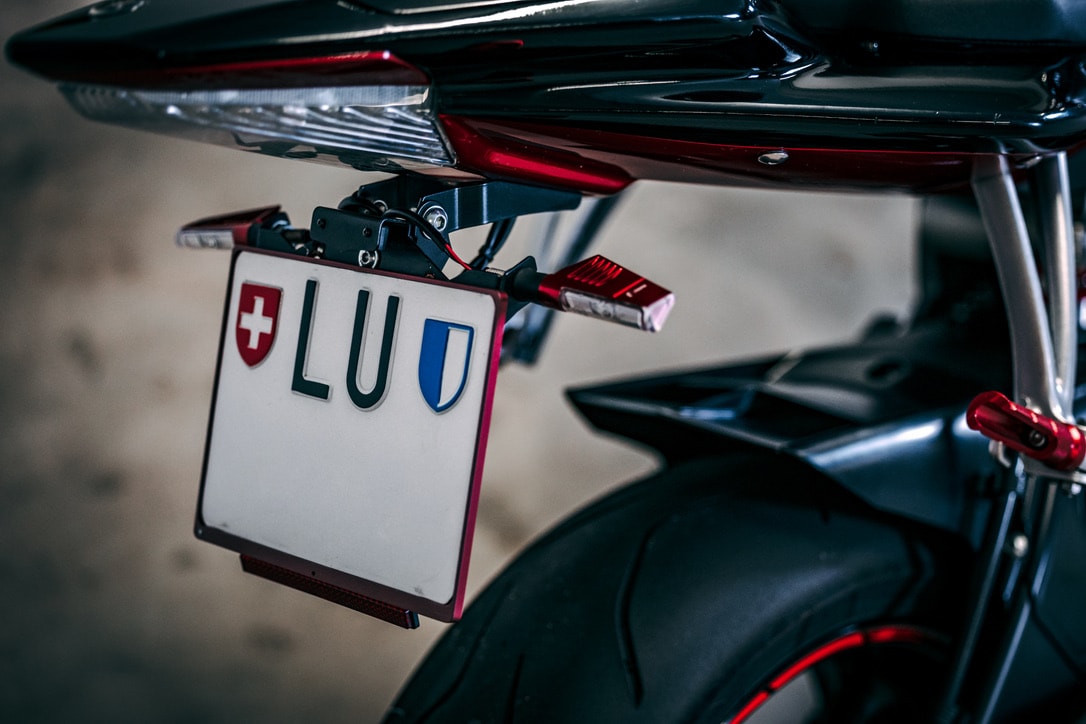 YAMAHA YZF-R6-image-12