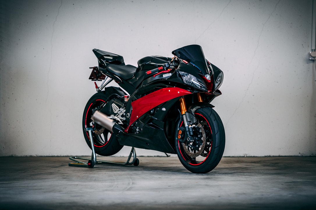 YAMAHA YZF-R6-image-1
