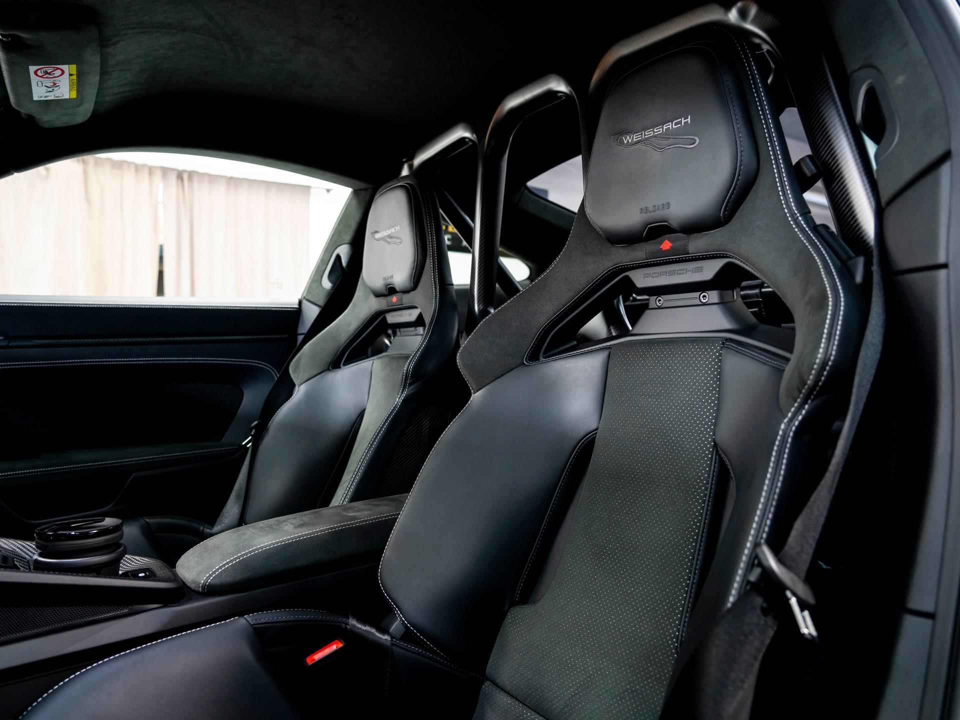 PORSCHE 911 Carrera GT3 PDK Pack Weissach-image-16