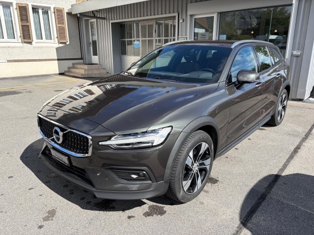 VOLVO V60 Cross Country 2.0 B4 AWD-image-1