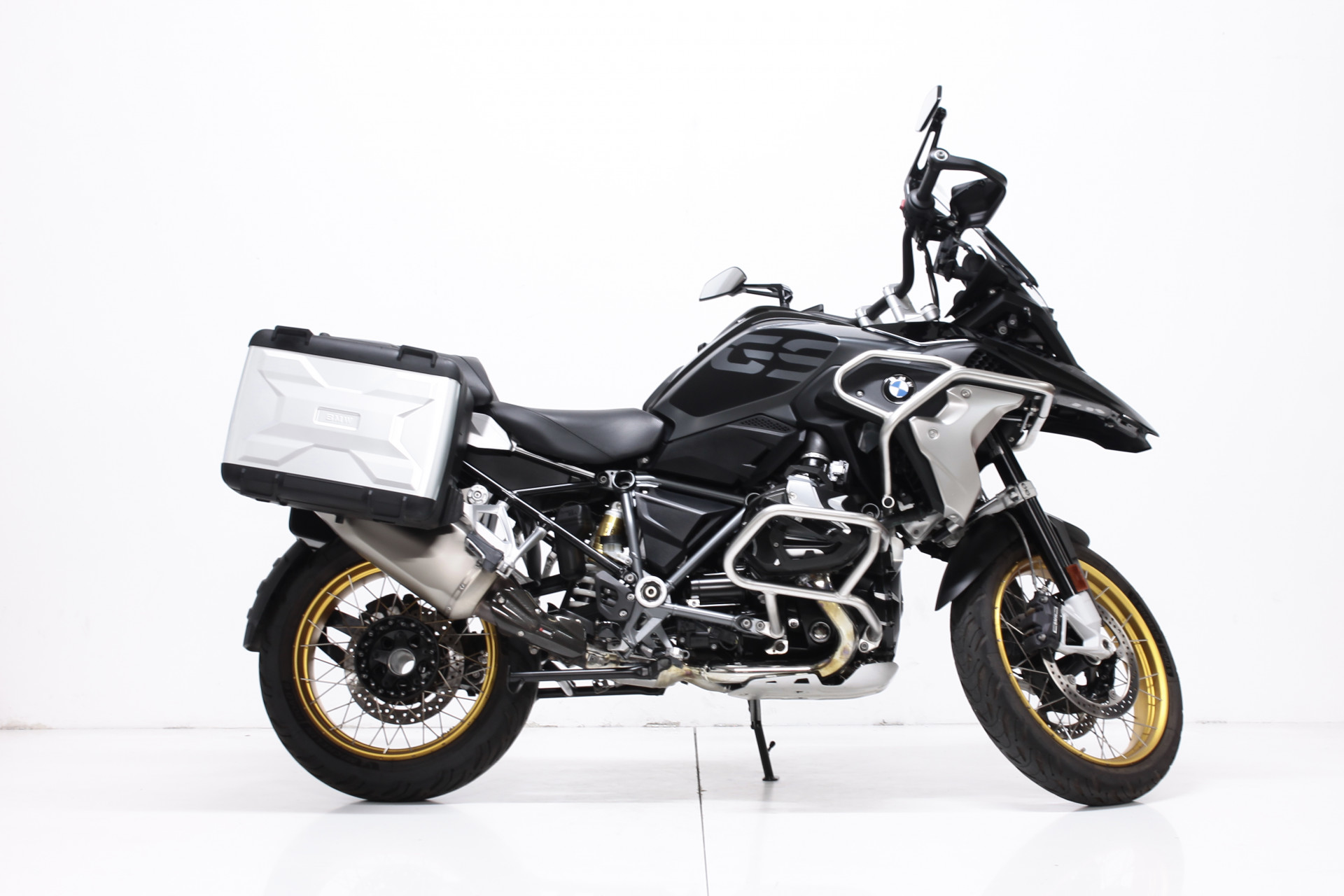 BMW R 1250 GS Triple Black-image-1