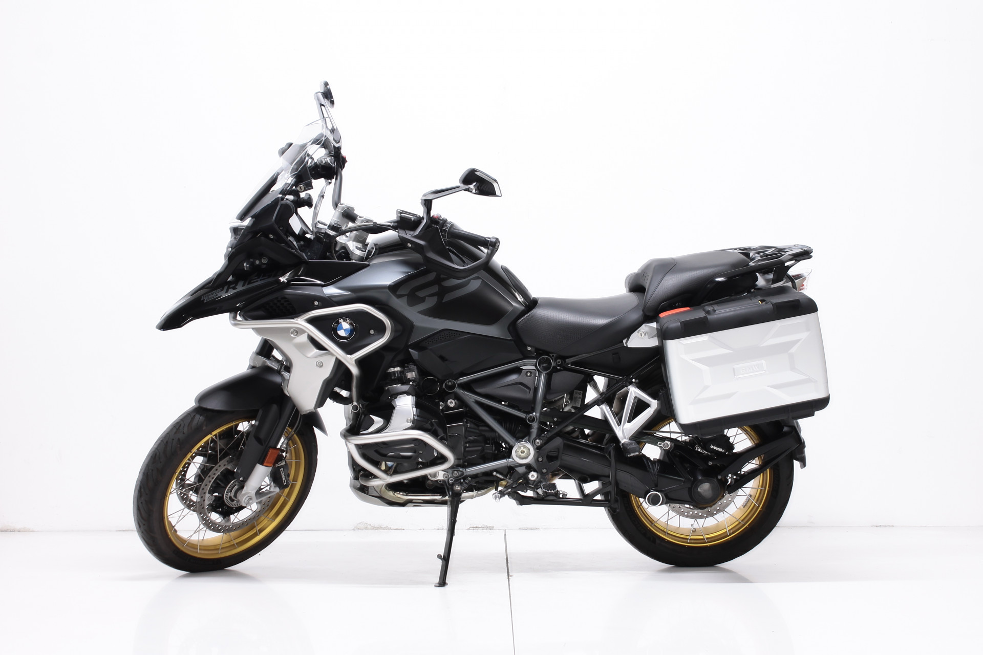 BMW R 1250 GS Triple Black-image-4