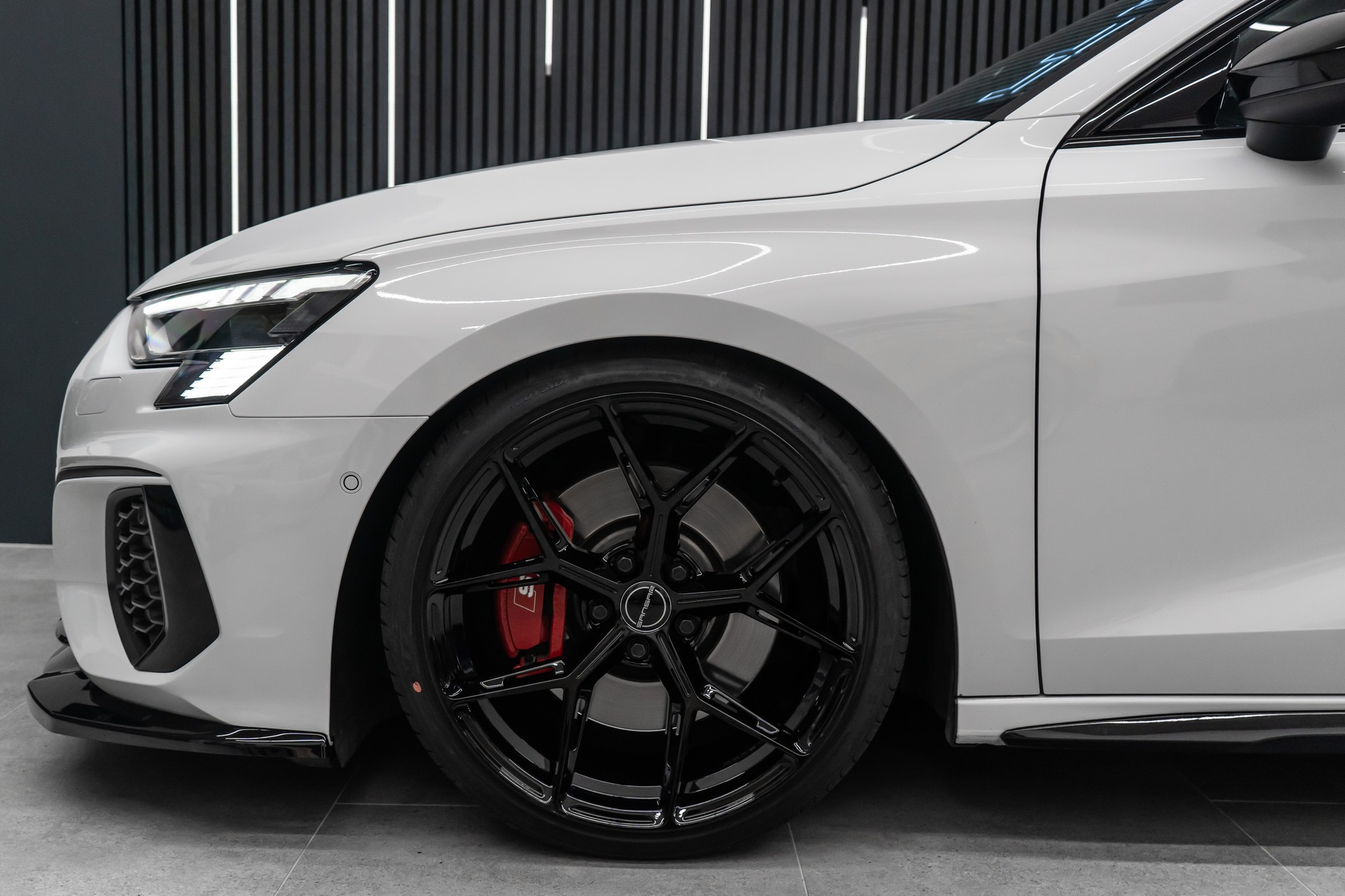 AUDI S3 SPORTBACK 2.0 TFSI QUATTRO S-TRONIC / CH-FAHRZEUG / BLACK & WHITE-image-7