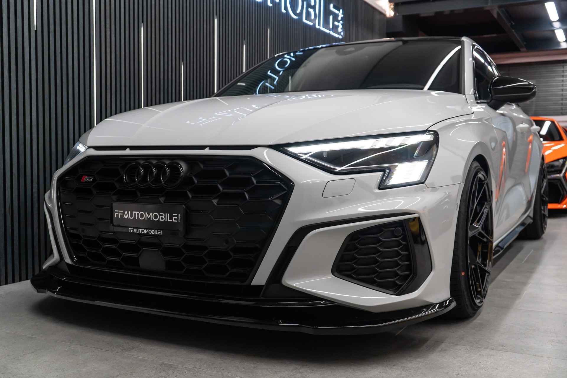 AUDI S3 SPORTBACK 2.0 TFSI QUATTRO S-TRONIC / CH-FAHRZEUG / BLACK & WHITE-image-4