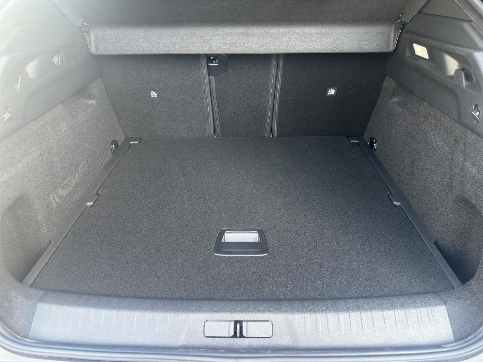 PEUGEOT 3008 1.2 Hybrid 145 GT Exclusive-image-22