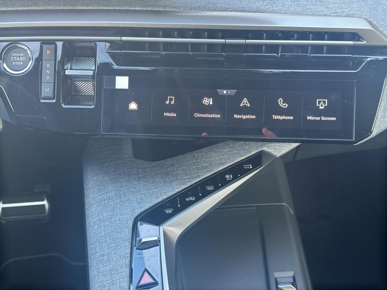 PEUGEOT 3008 1.2 Hybrid 145 GT Exclusive-image-16