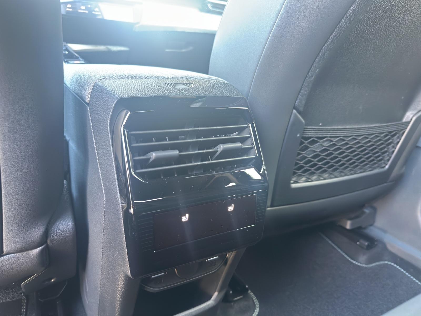 PEUGEOT 3008 1.2 Hybrid 145 GT Exclusive-image-19