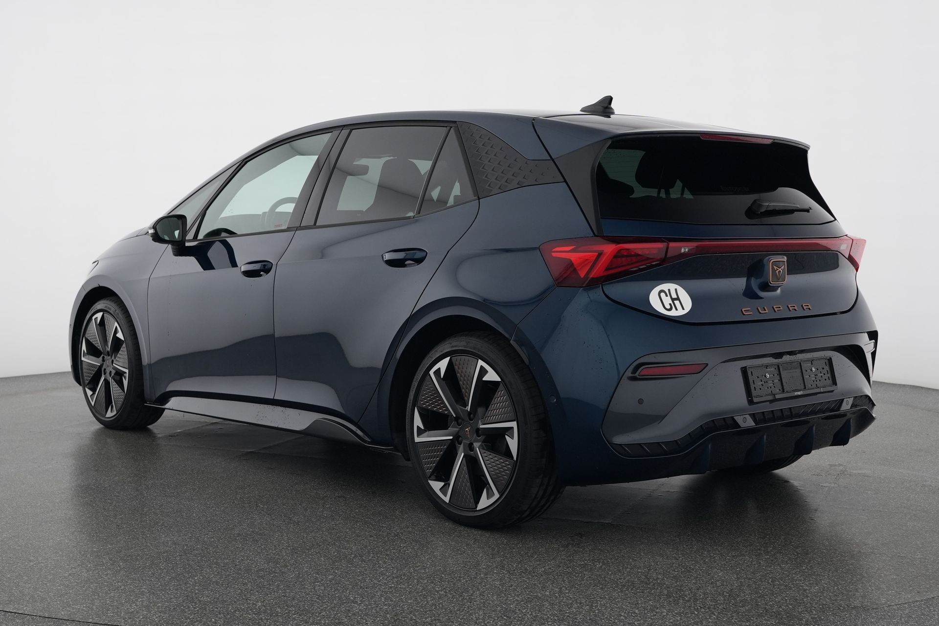 CUPRA Born 77 kWh e-Boost-showroom-element-3