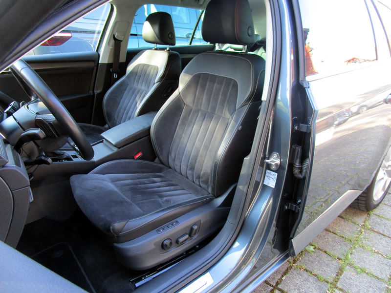SKODA Superb Combi 2.0 TDi Style 4x4 DSG-image-16