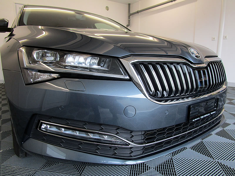 SKODA Superb Combi 2.0 TDi Style 4x4 DSG-image-12