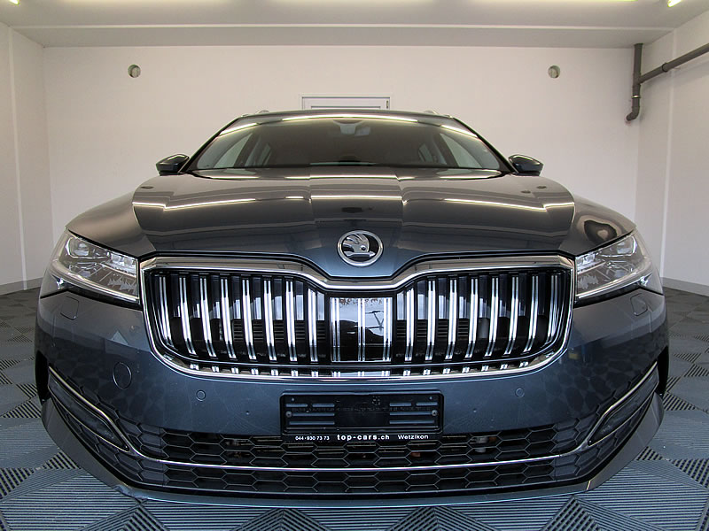SKODA Superb Combi 2.0 TDi Style 4x4 DSG-image-11