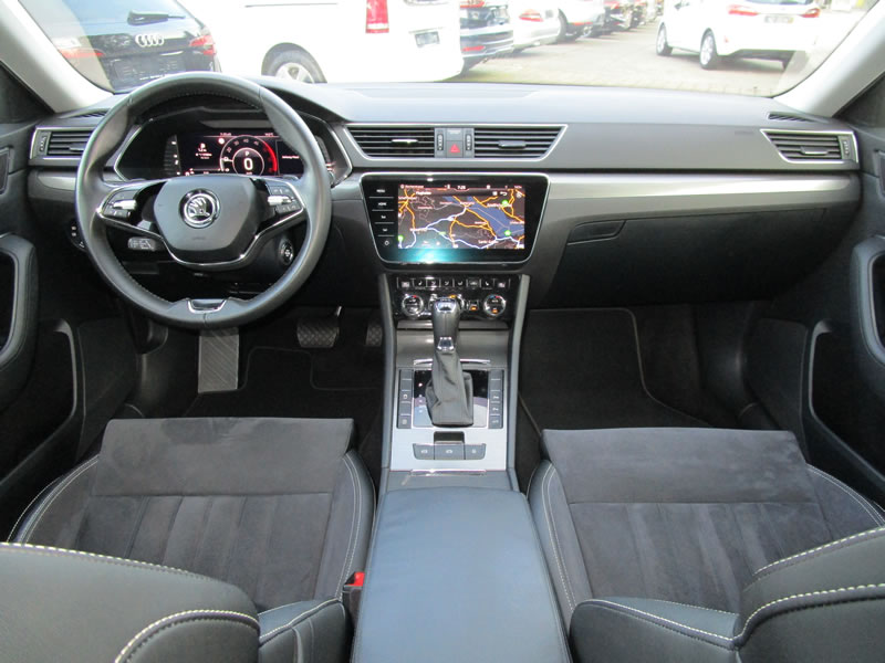 SKODA Superb Combi 2.0 TDi Style 4x4 DSG-showroom-element-2